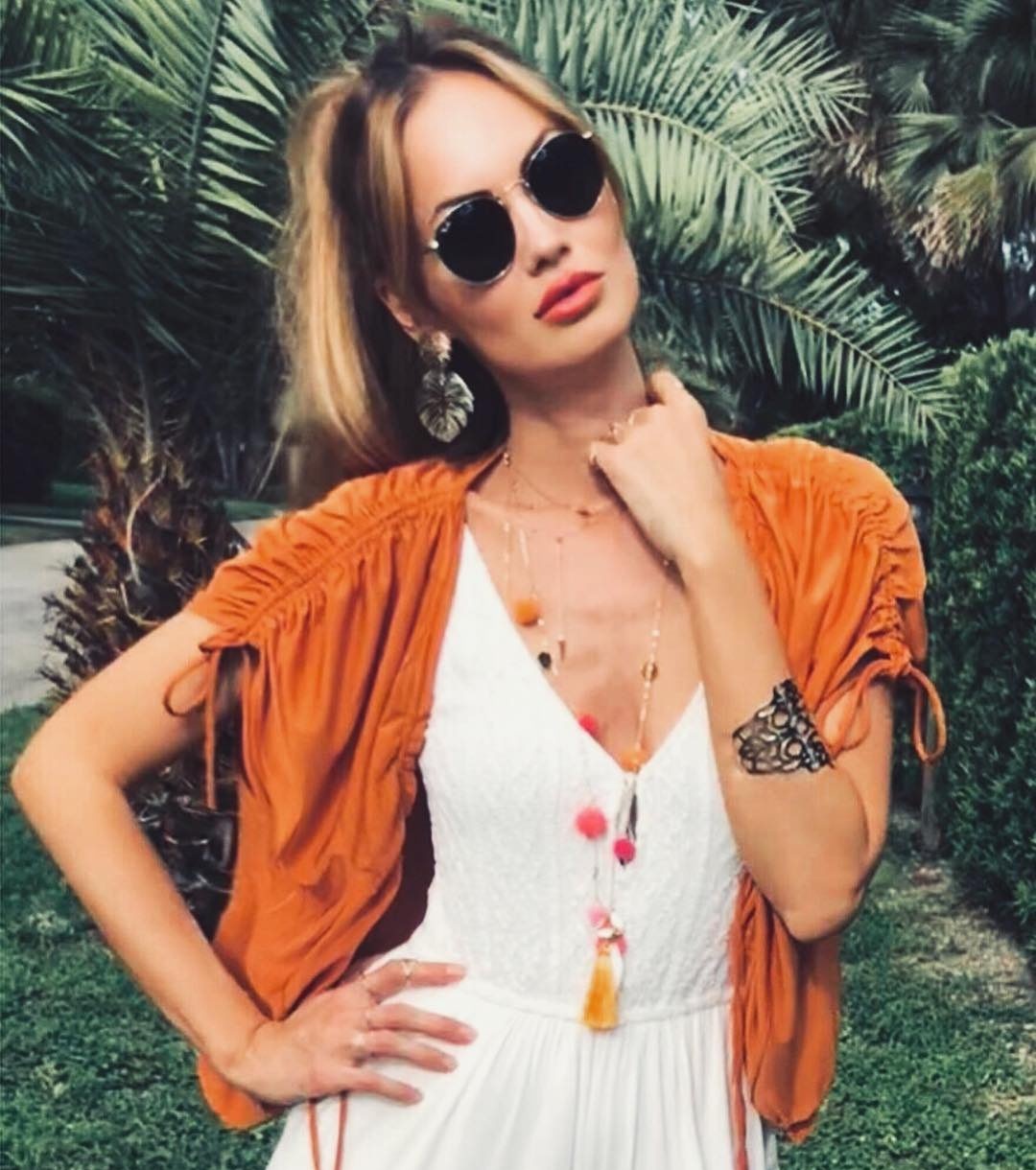 Ольга привлекальеная девушка из Стрежевой цена от 3000 руб