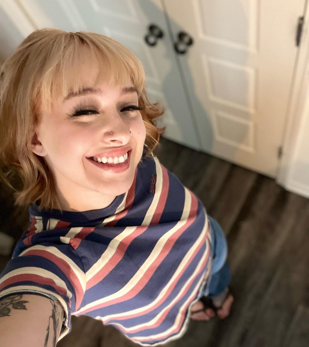 Юля привлекальеная девушка из Стрежевой цена от 5000 руб