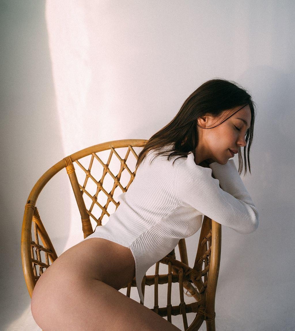 Ада привлекальеная девушка из Стрежевой цена от 6000 руб