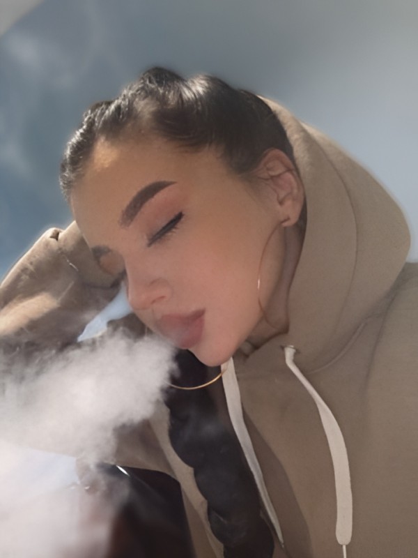 Анюта привлекательная девушка из Стрежевой цена от 1500 руб