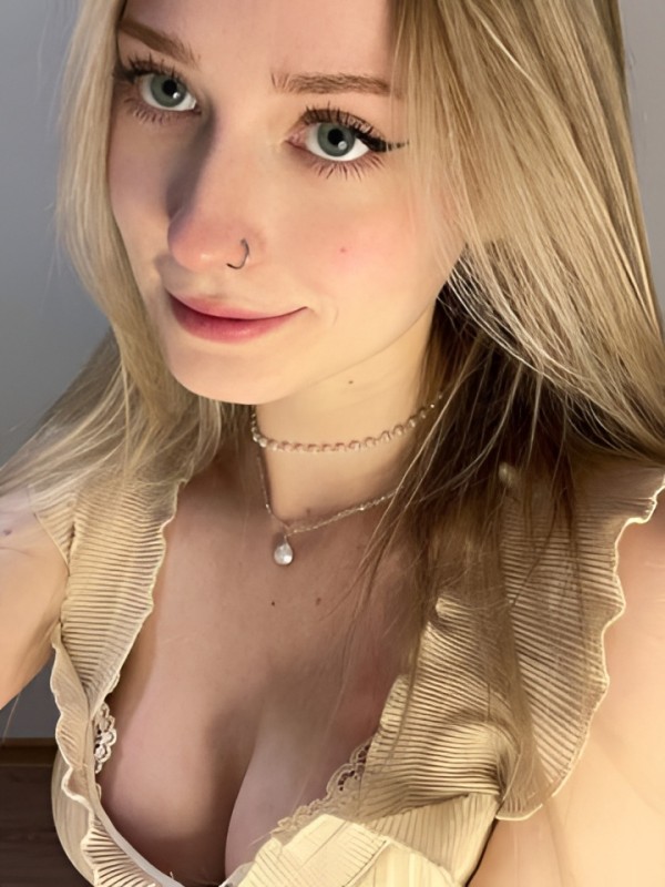 Галина привлекательная девушка из Стрежевой цена от 2000 руб