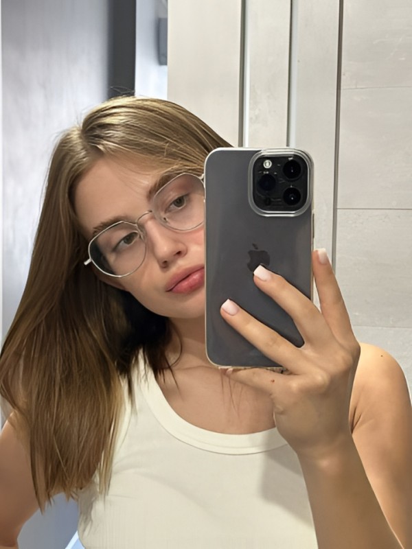 Мишель привлекательная девушка из Стрежевой цена от 10000 руб