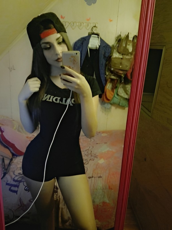 Юхима привлекательная девушка из Стрежевой цена от 4000 руб